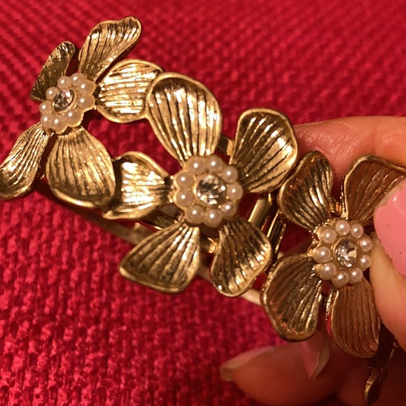 Vintage gold tone floral bracelet - Picture 5 of 5